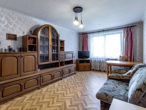 Продается трехкомнатная квартира в Минске, метро Малиновка, ул. Космонавтов, дом 38